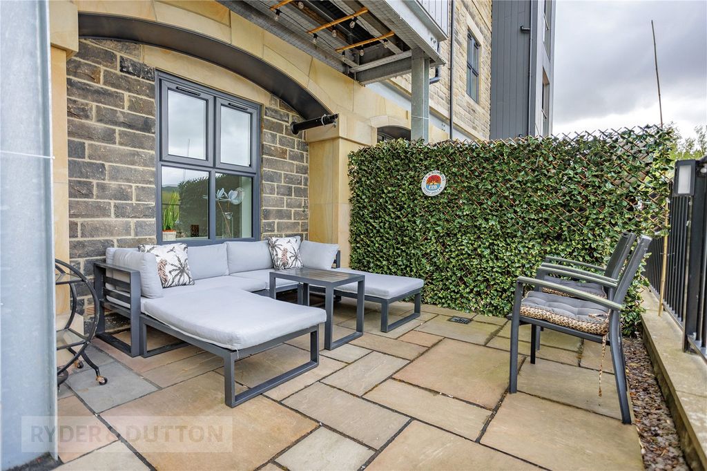 Property photo 3 of 22 Garden Terrace