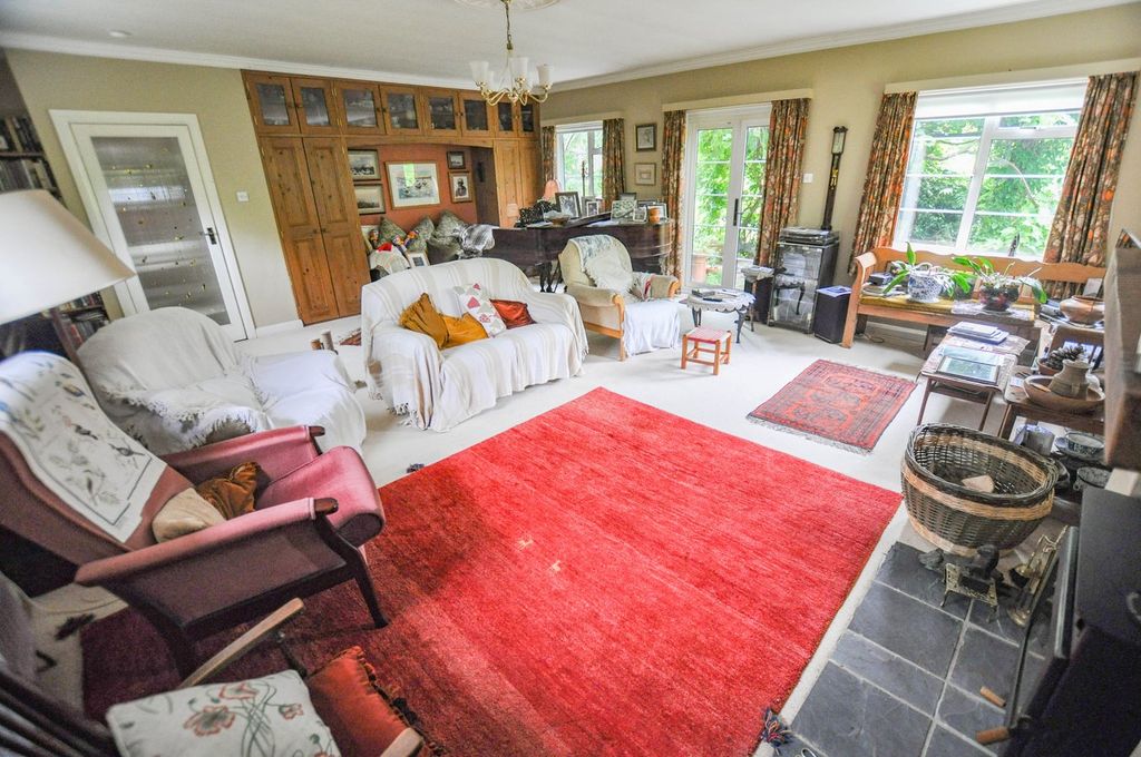 Property photo 2 of 29