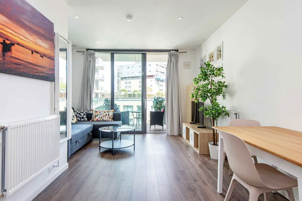 Property photo 2 of 6