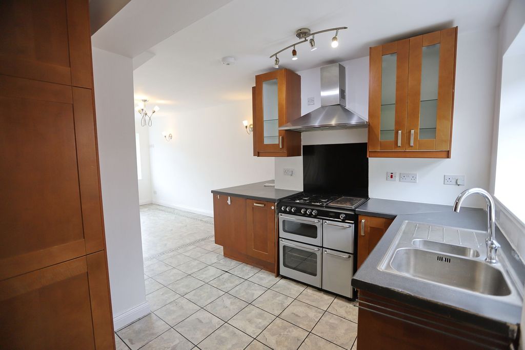 Property photo 3 of 23