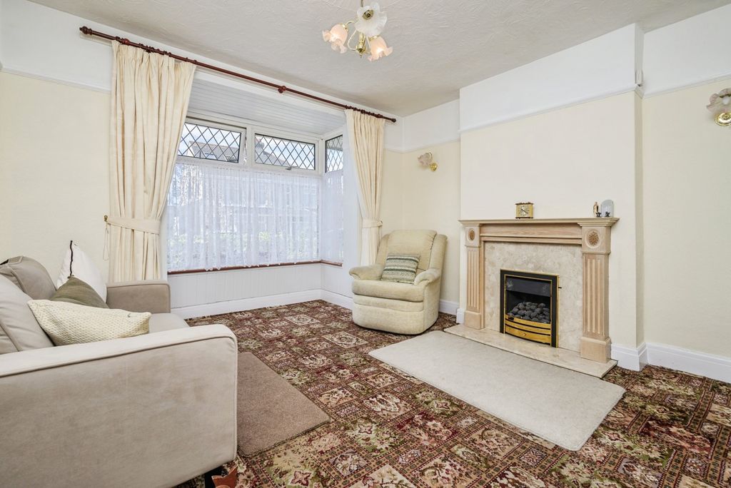 Property photo 3 of 24 Pbox-Img.Jpg