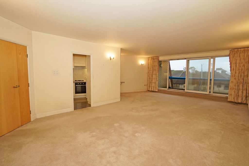 Property photo 3 of 24