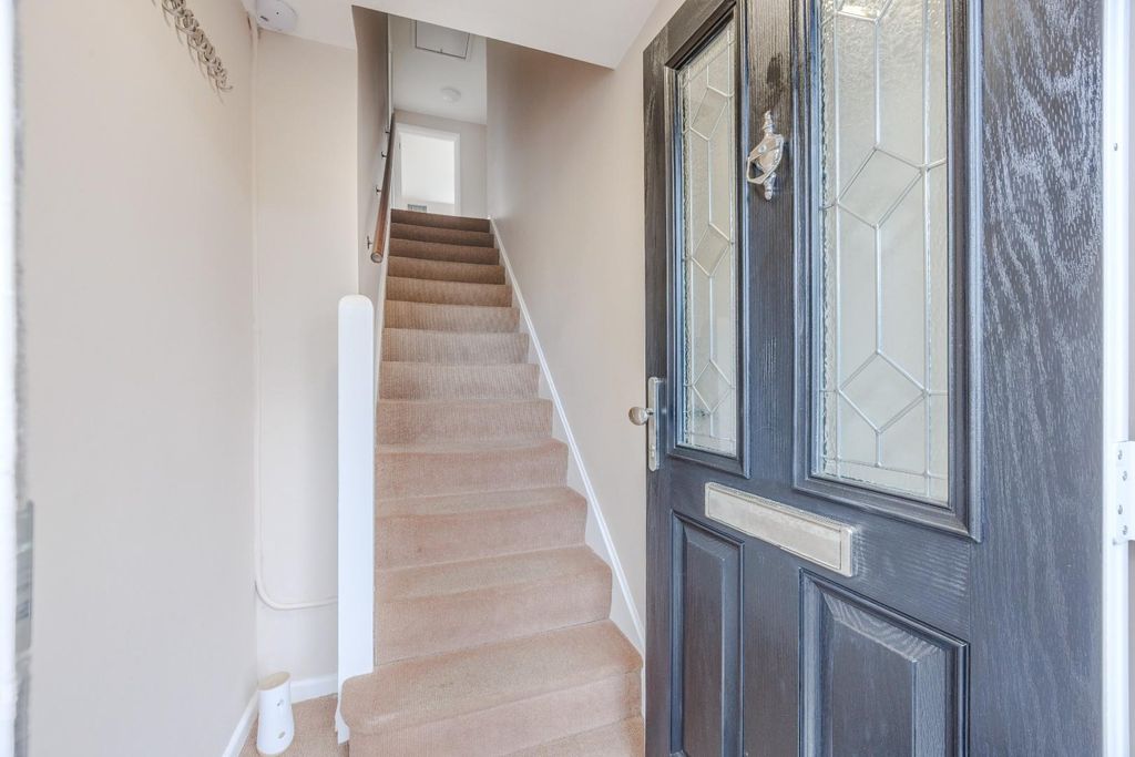 Property photo 3 of 17 Entrance