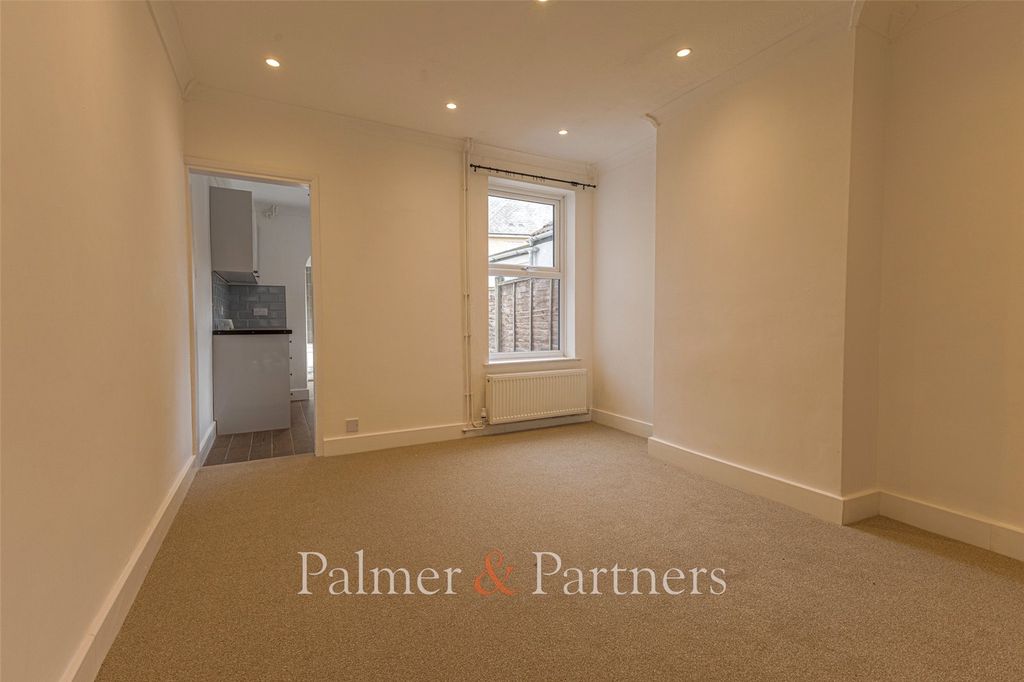 Property photo 3 of 14 Picture No. 04