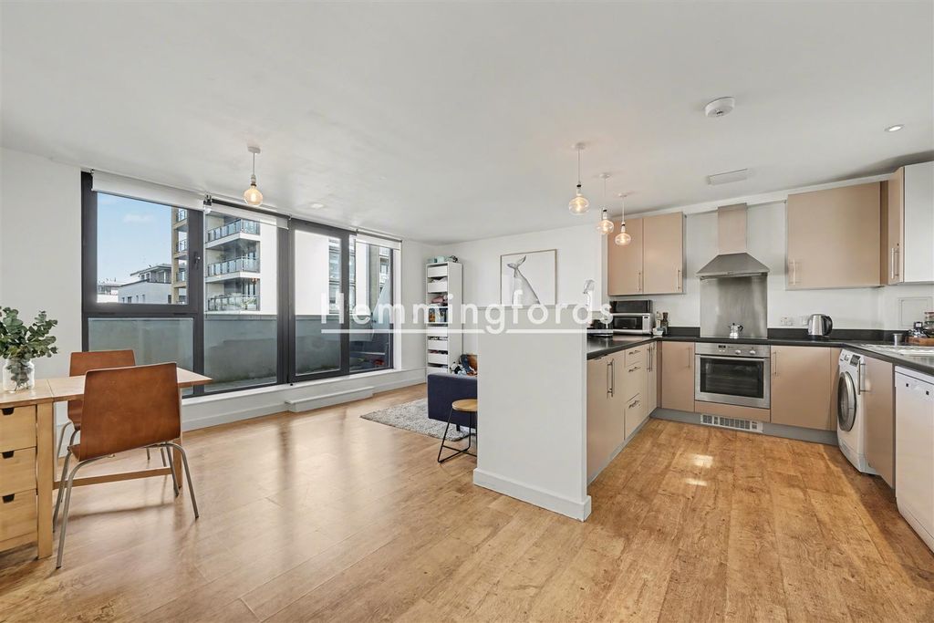 Property photo 1 of 15 Palmers Road E2-10.Jpg