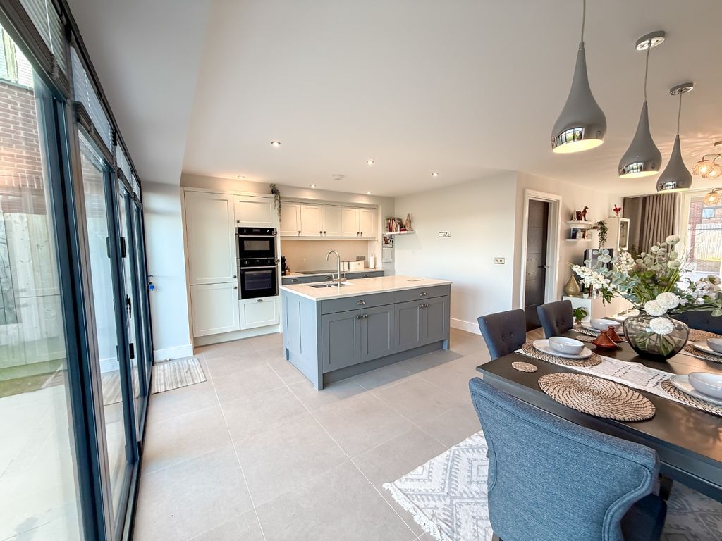 Property photo 3 of 18 4982174