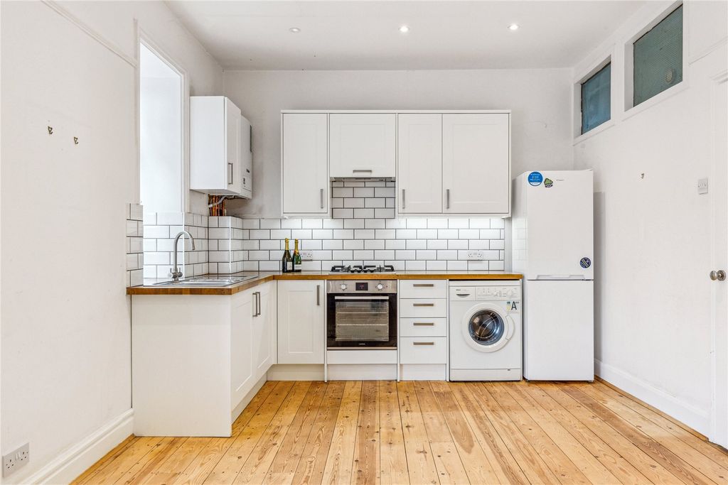 Property photo 1 of 9 Picture No. 08