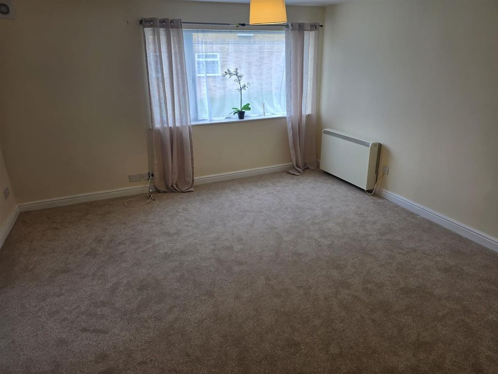 Property photo 3 of 6 87412.Jpg