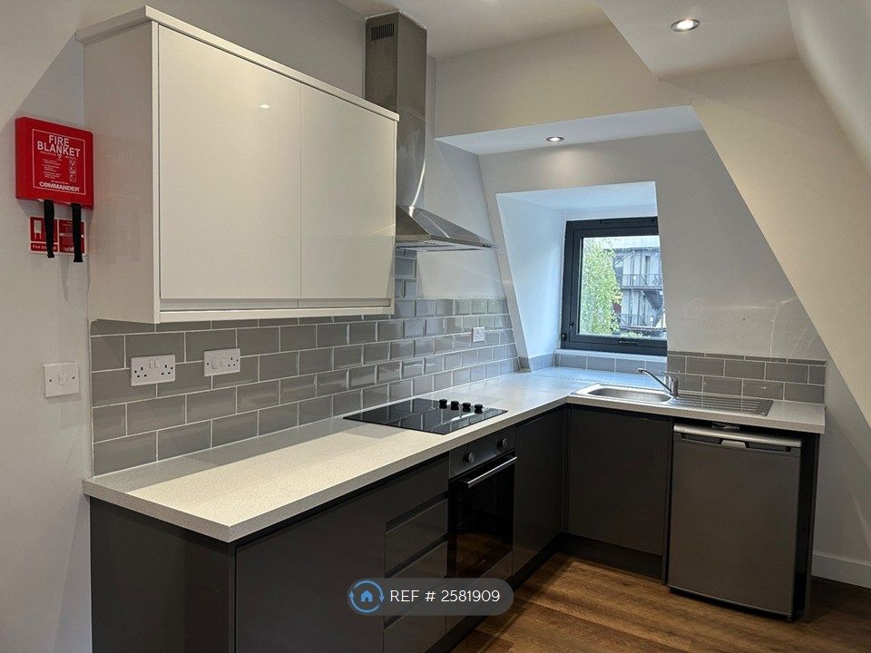 Property photo 2 of 28