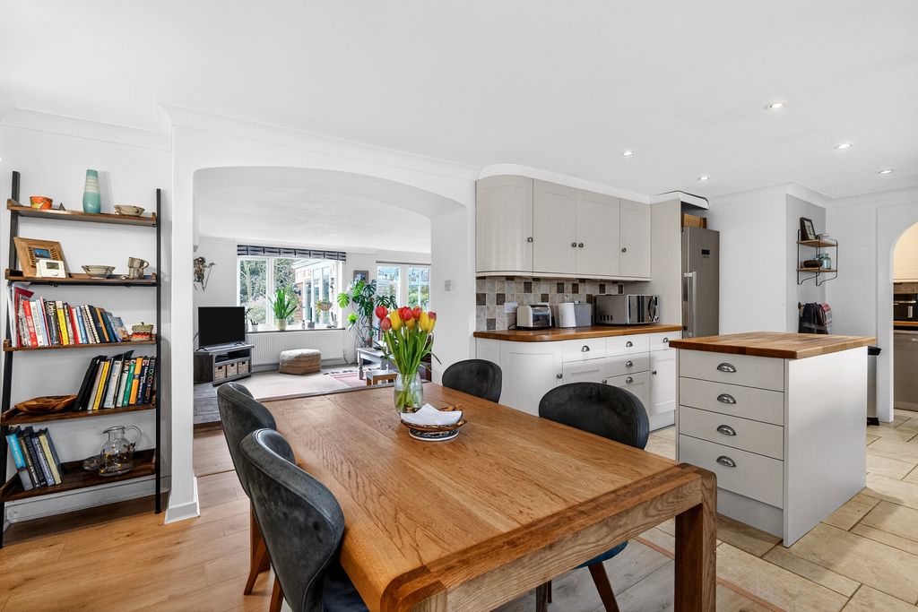 Property photo 3 of 26 Kitchen/Dining Room