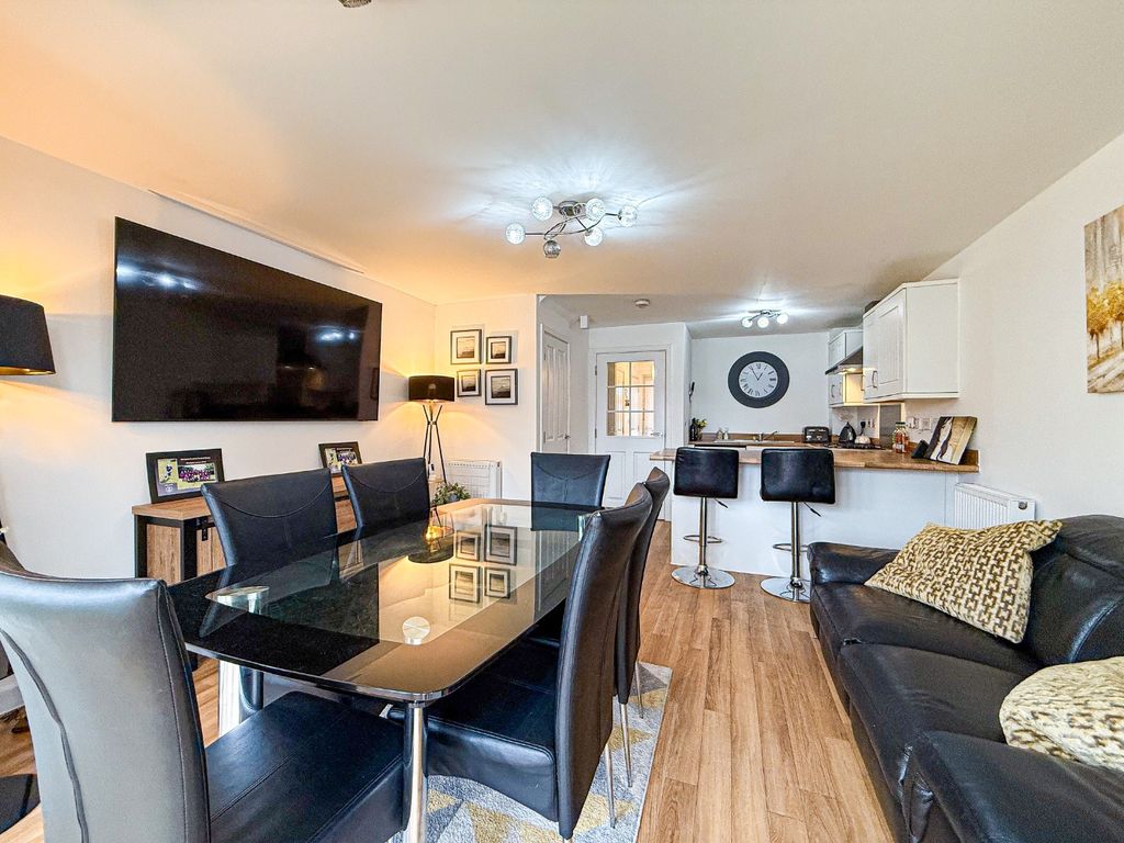 Property photo 3 of 17 4427137