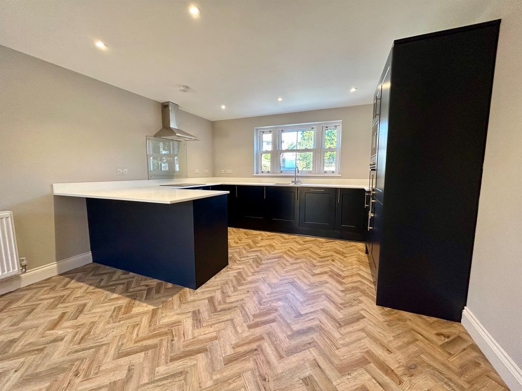 Property photo 2 of 26