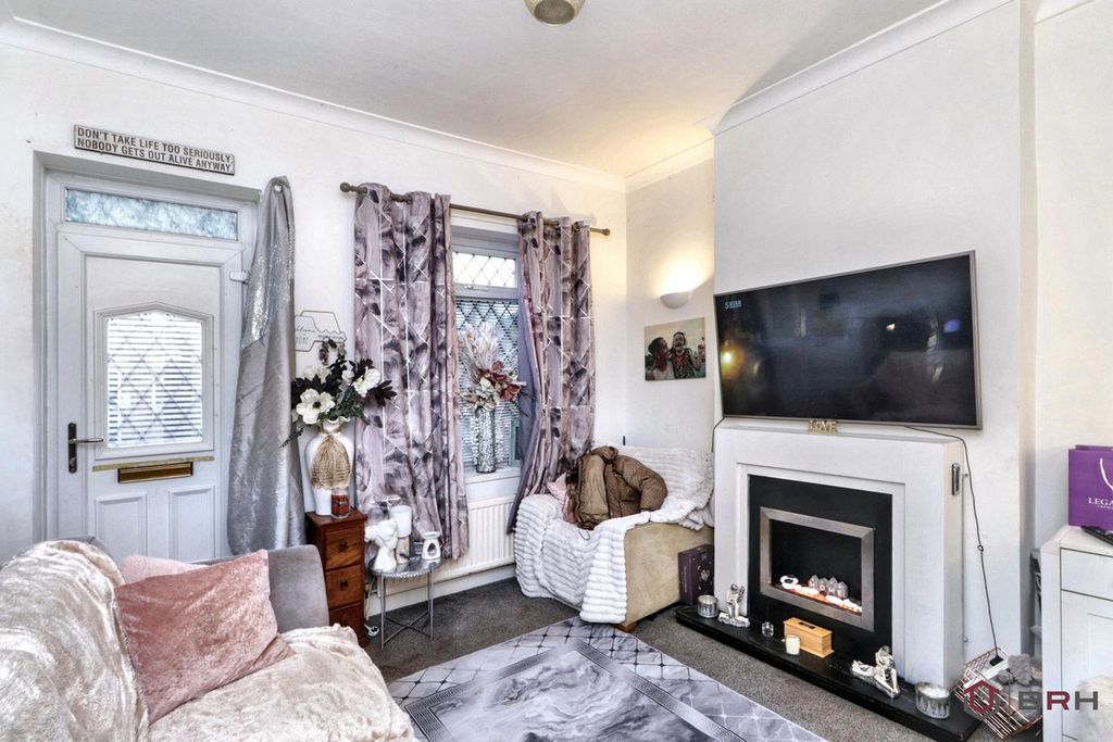 Property photo 2 of 10