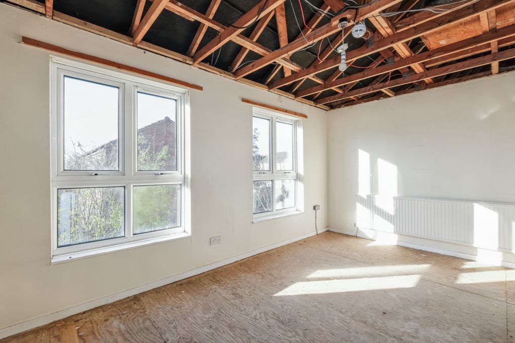 Property photo 3 of 20 21 Blackheath Crescent, Bradwell Common, Milton Keynes Mk13 8Ad