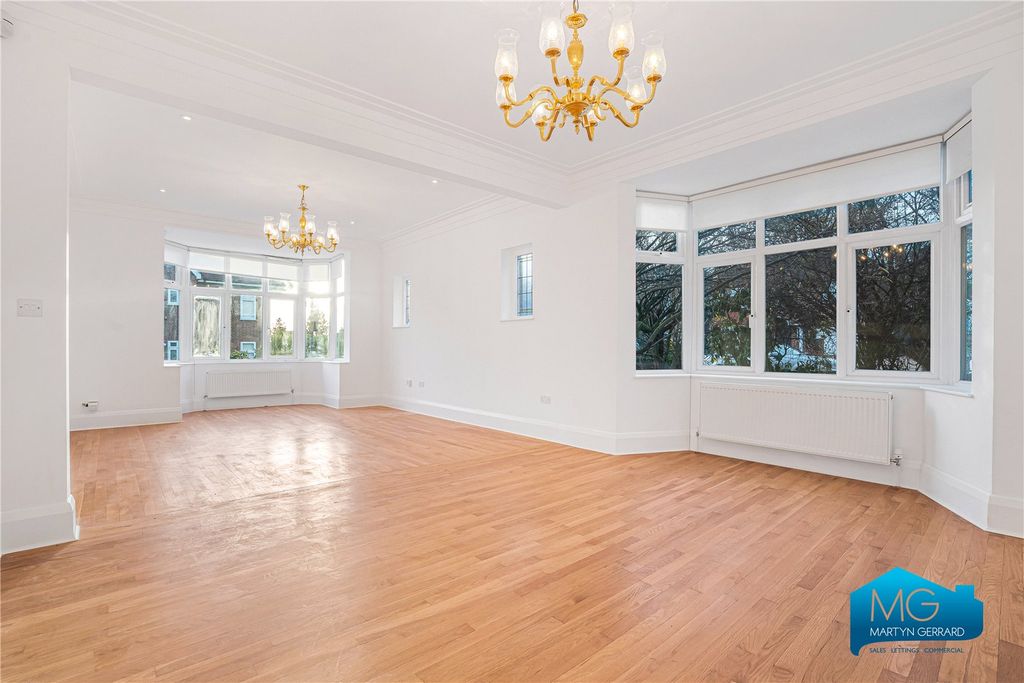 Property photo 2 of 40 Picture No. 13