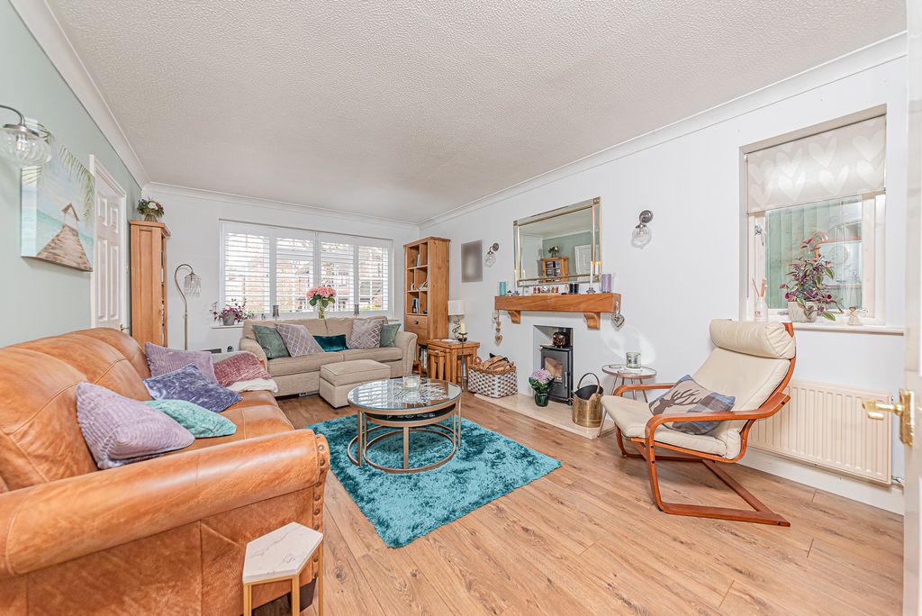 Property photo 2 of 17 Living Room