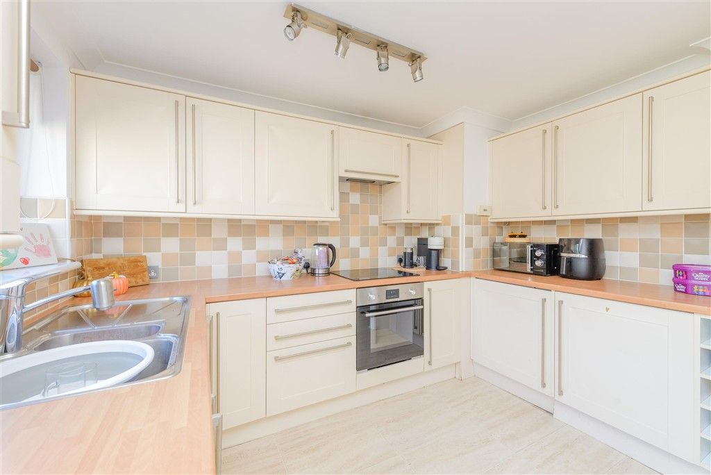 Property photo 2 of 9 Kitchen/Diner