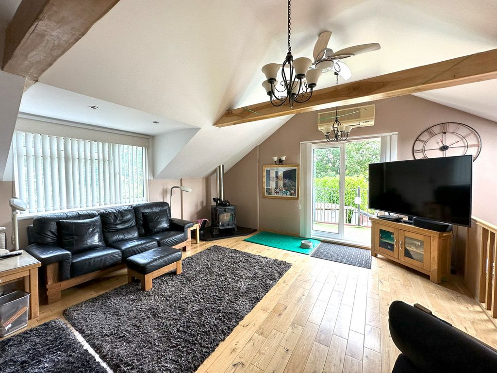 Property photo 3 of 35