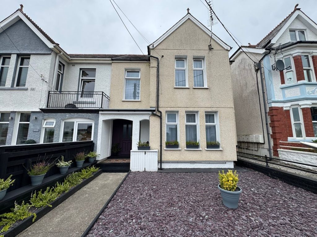 Property photo 3 of 34