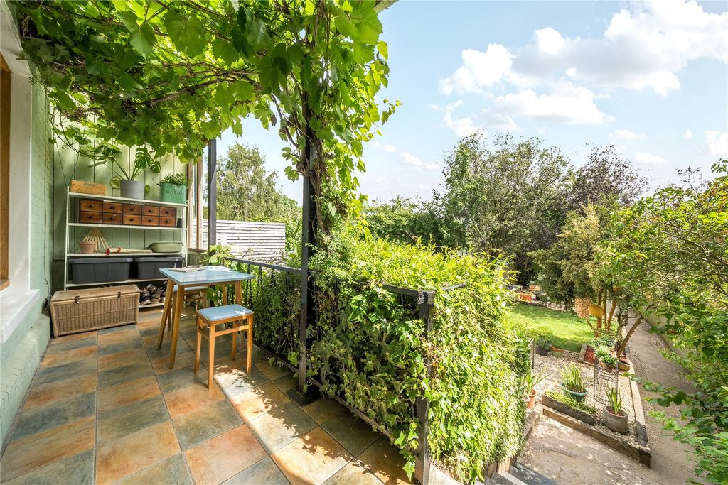 Property photo 2 of 16 Veranda