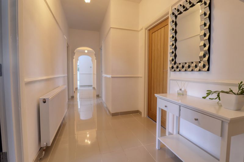 Property photo 3 of 29 Entrance Hall