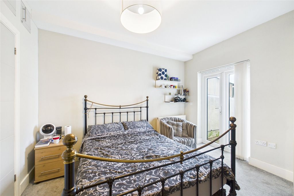 Property photo 1 of 6 Picture No. 09