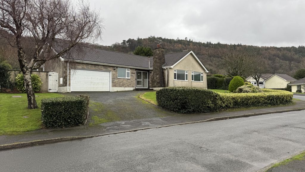 Property photo 1 of 29