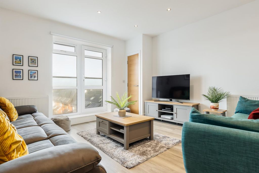 Property photo 2 of 12 Southerncomfort24Readhouse-25Web72.Jpg