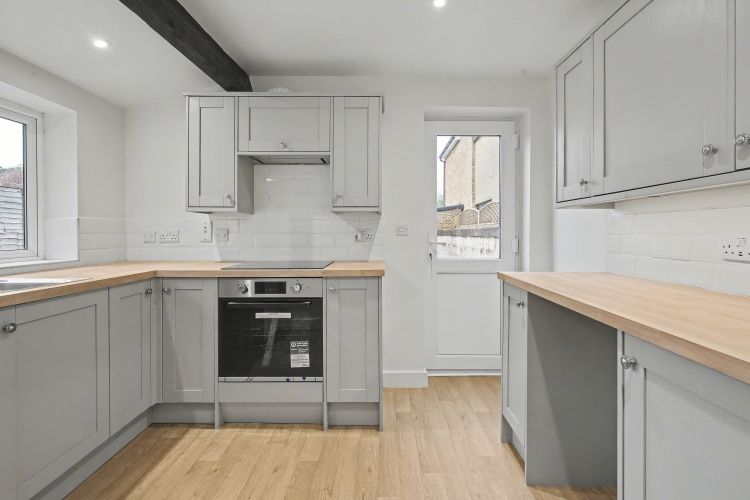 Property photo 3 of 9 322607