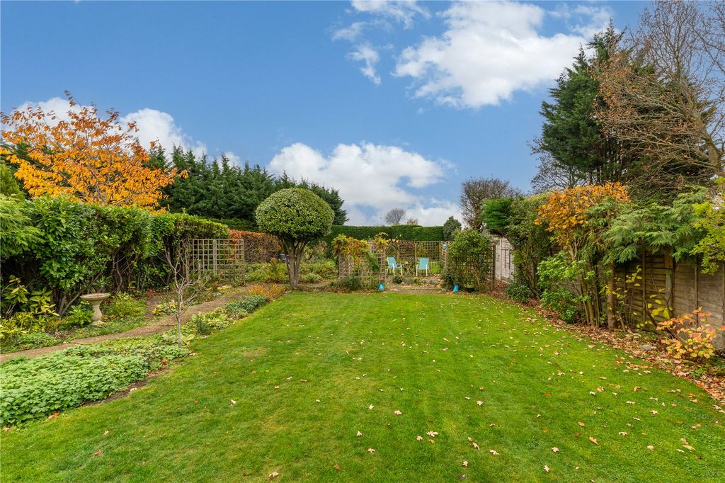 Property photo 2 of 27 Picture No. 12