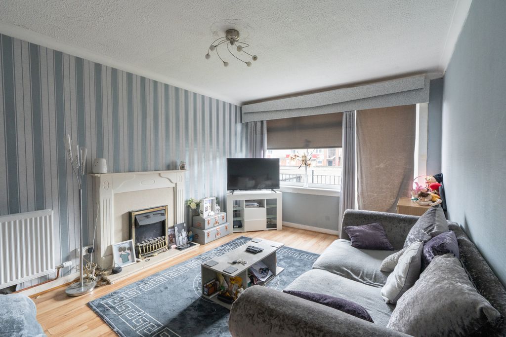 Property photo 3 of 20 Gallery