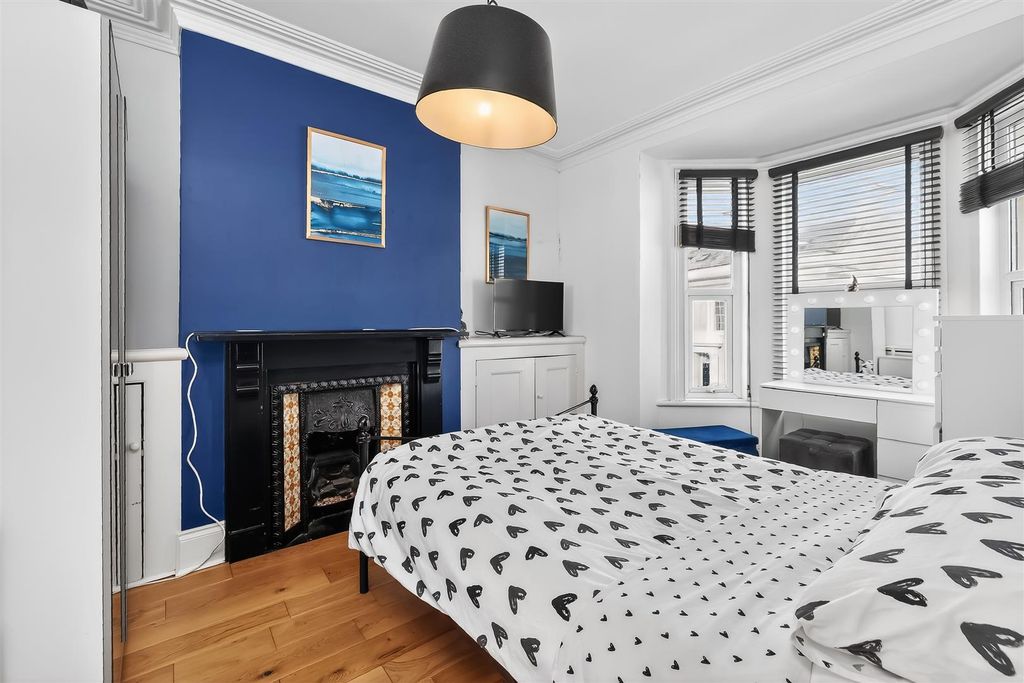 Property photo 3 of 18 Bedroom One