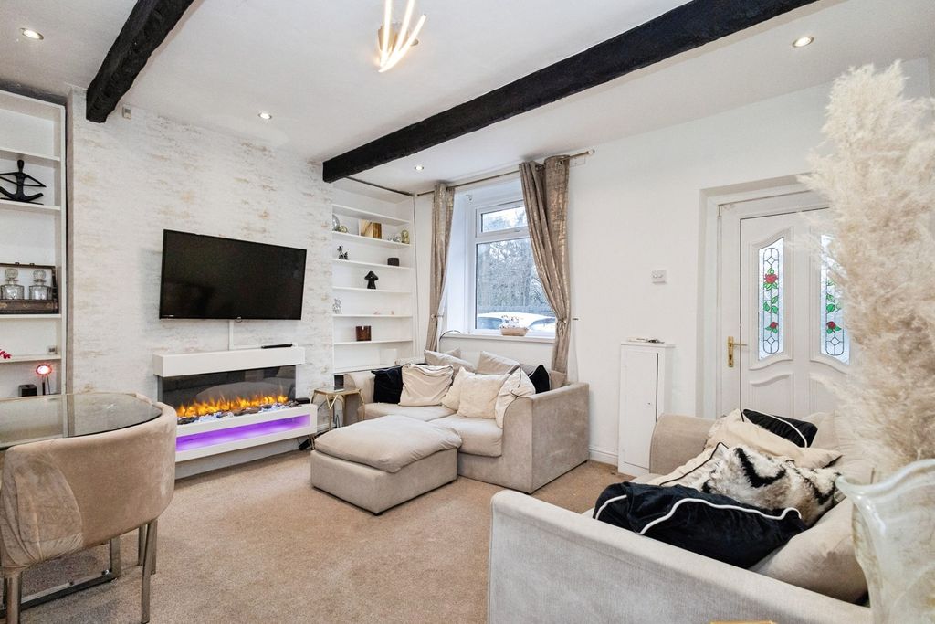 Property photo 3 of 17 Pbox-Img.Jpg