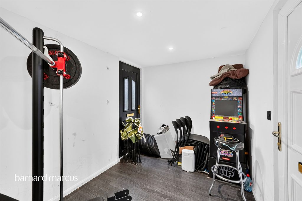 Property photo 1 of 27