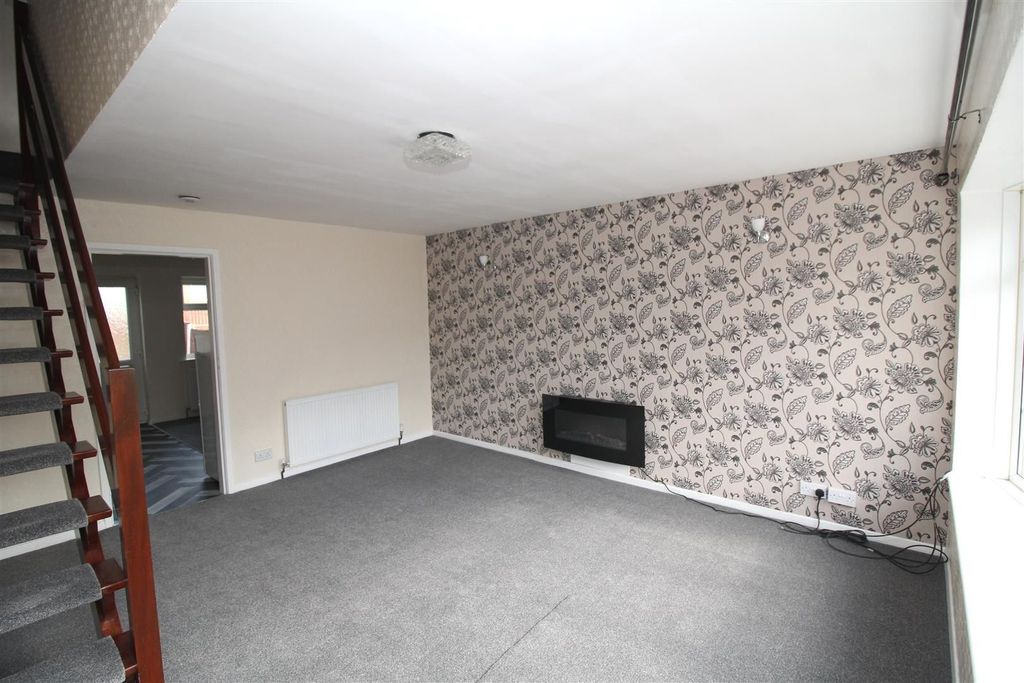 Property photo 3 of 9 Photograph 3