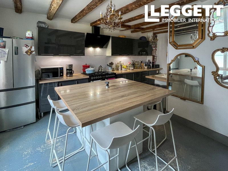 Property photo 2 of 10