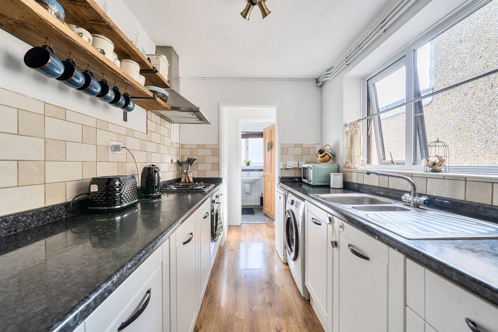 Property photo 3 of 16 15159547
