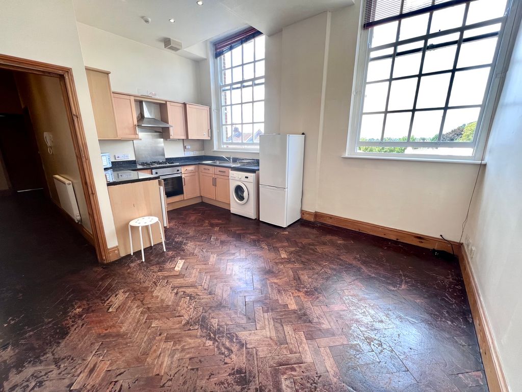 Property photo 2 of 6