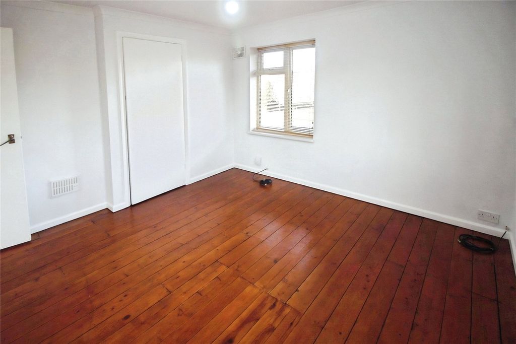 Property photo 3 of 11 Picture No. 17