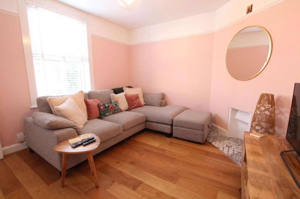 Property photo 2 of 16