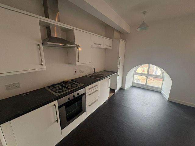 Property photo 3 of 7 Kitchen