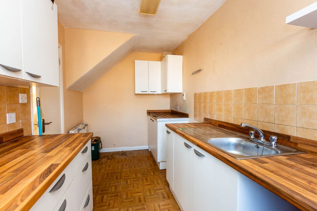 Property photo 2 of 8 Img_7009