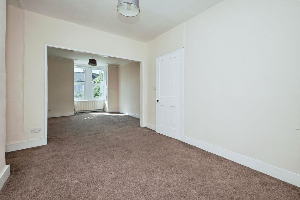 Property photo 3 of 17 Photo