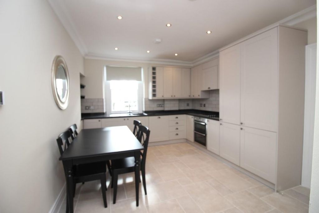 Additional image 5 of 3 bed maisonette to rentSt. James's Parade, Bath BA1