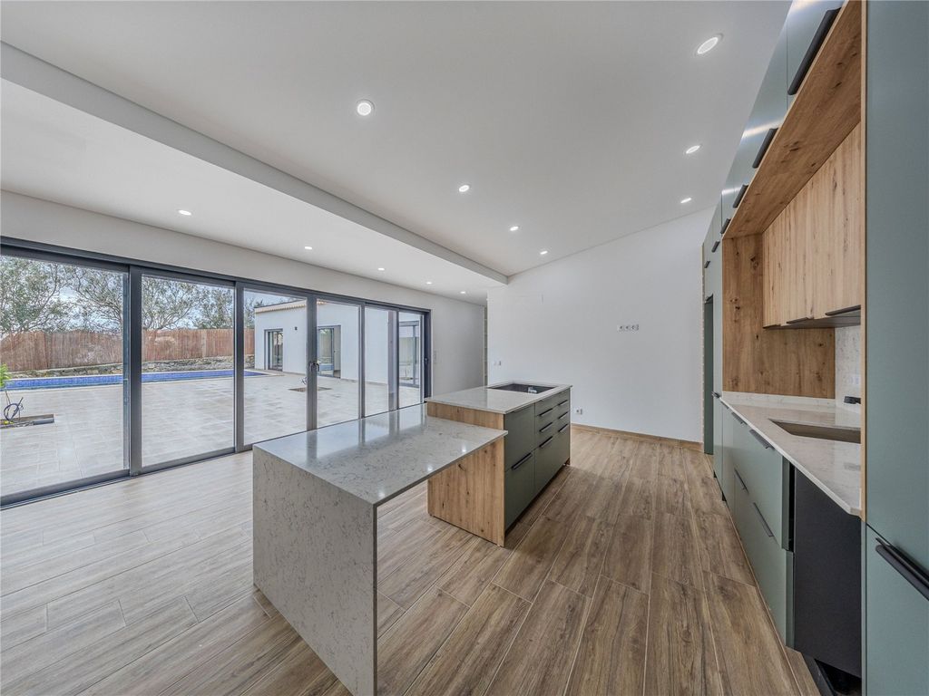 Property photo 3 of 15 Picture No. 57