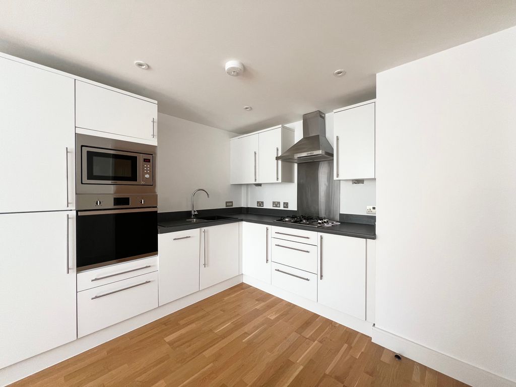 Property photo 1 of 4 Kitchen