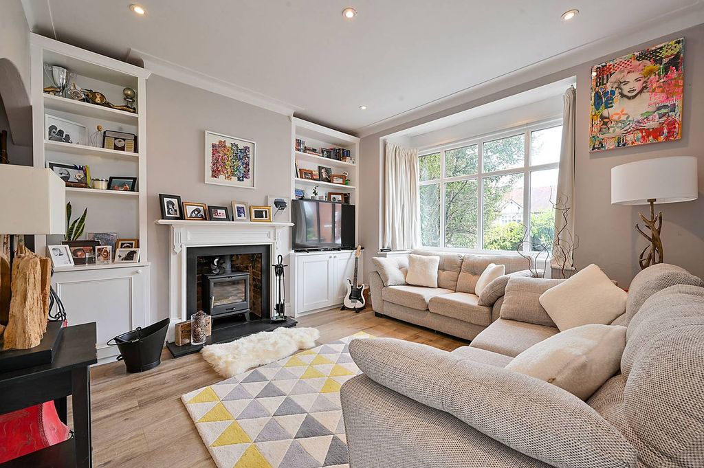 Property photo 3 of 20