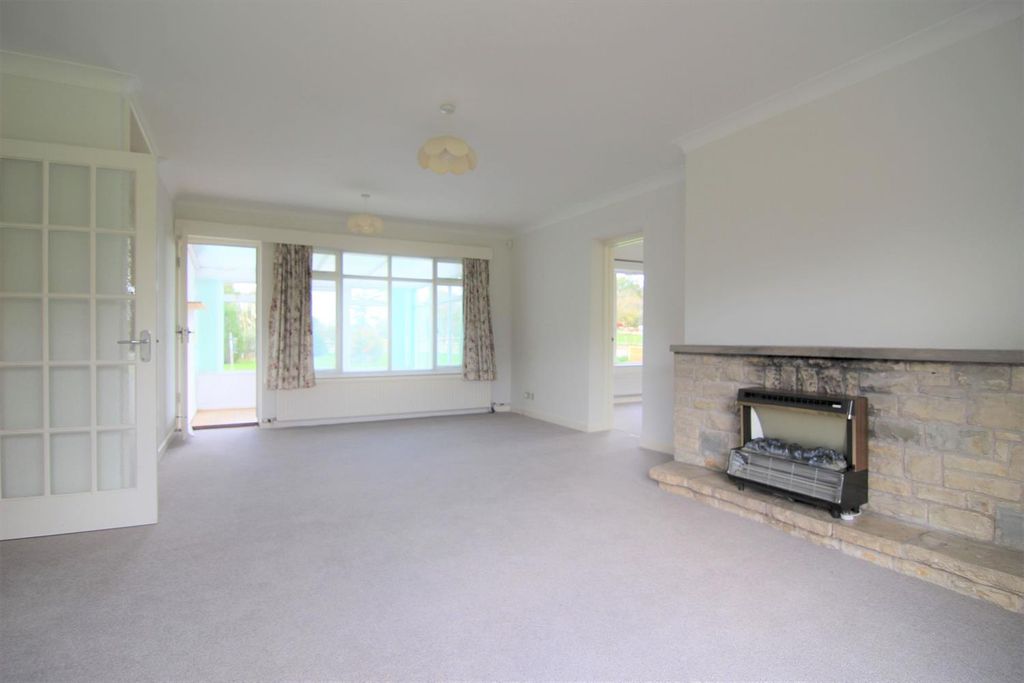 Property photo 2 of 27