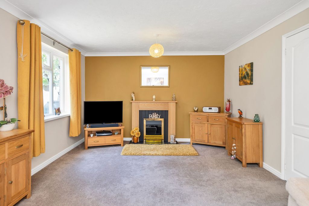 Property photo 3 of 17