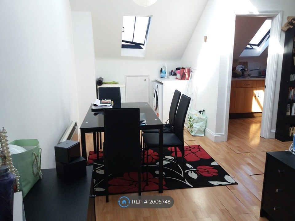 Property photo 3 of 7 Living Room